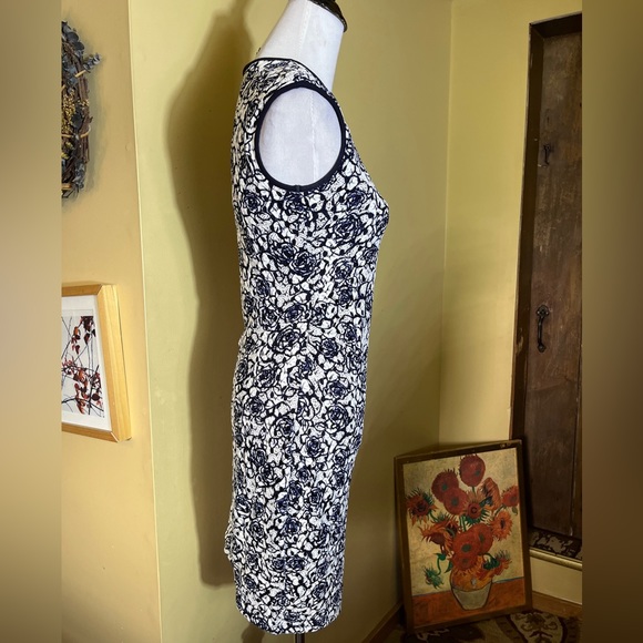 REISS Size 6 Ralli Sheath Dress Lace Allover Stretch Blue White Ruched Waist - Picture 6 of 16